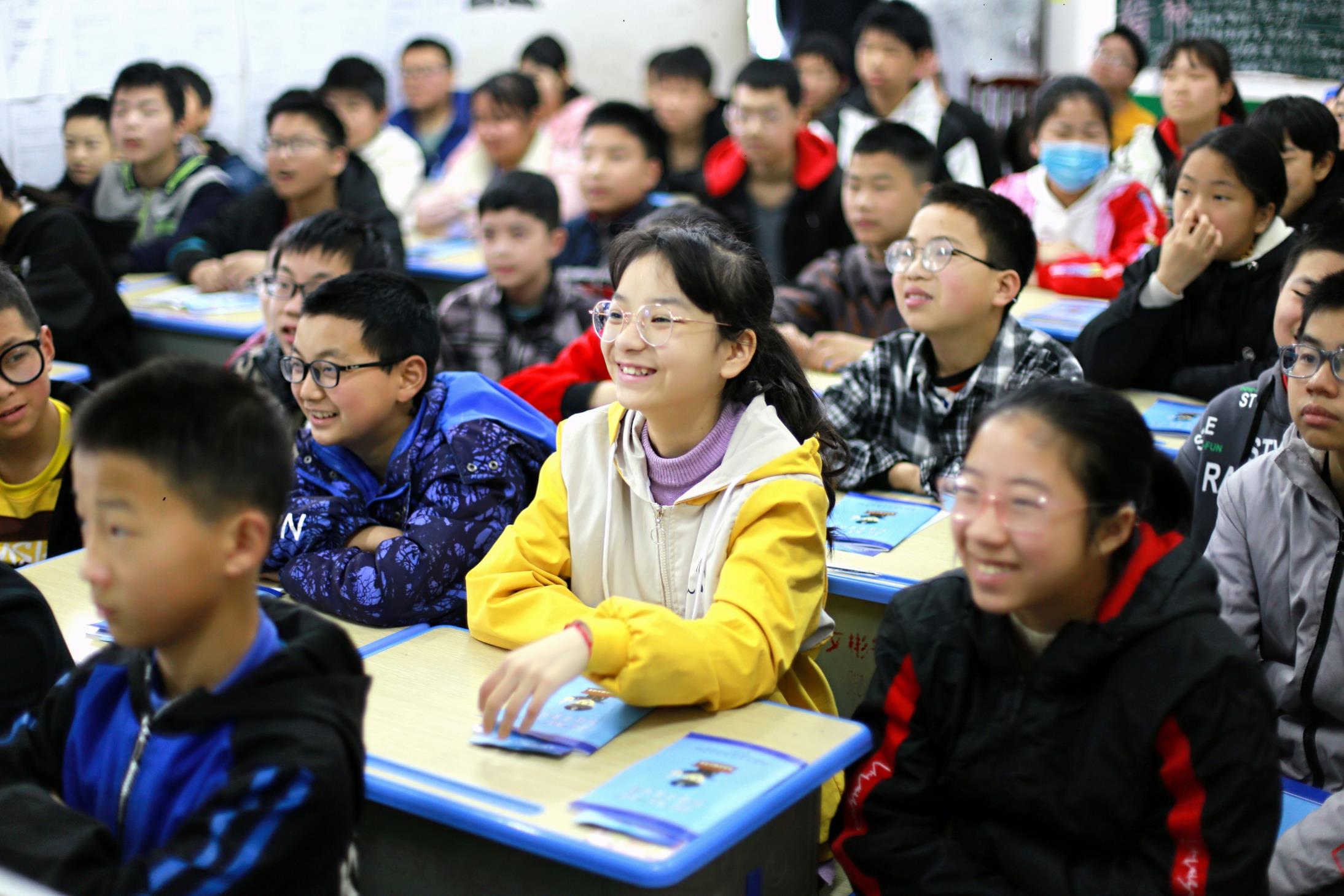 检察官李艳齐在花门一中讲课 (2).jpg