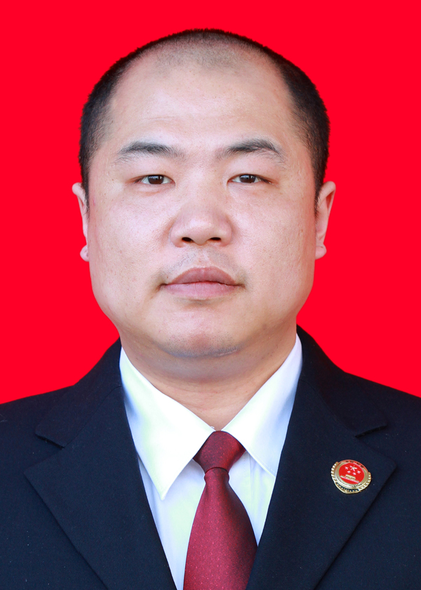 胡海凌.jpg